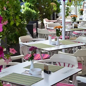 Les Jardins Carol Bukareszt