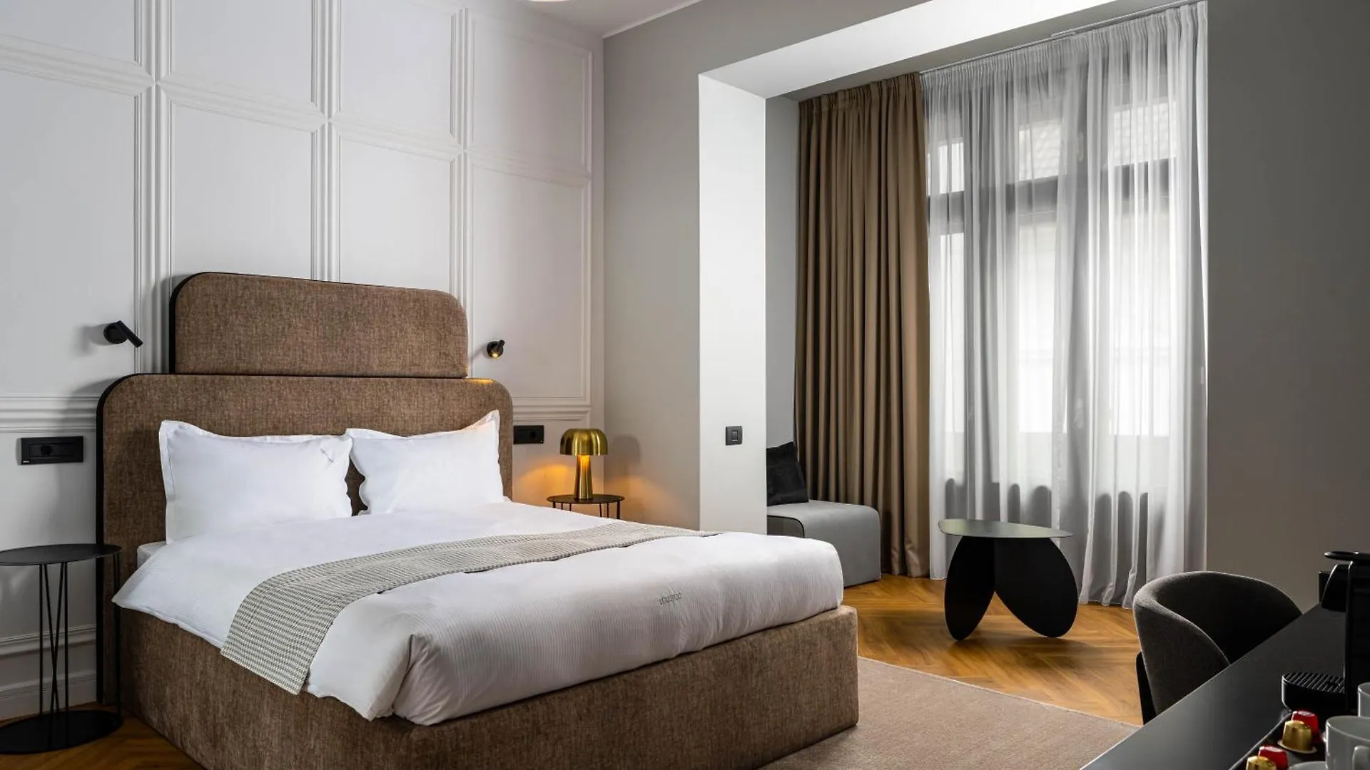 Ecletico Villa Bucarest 4*,