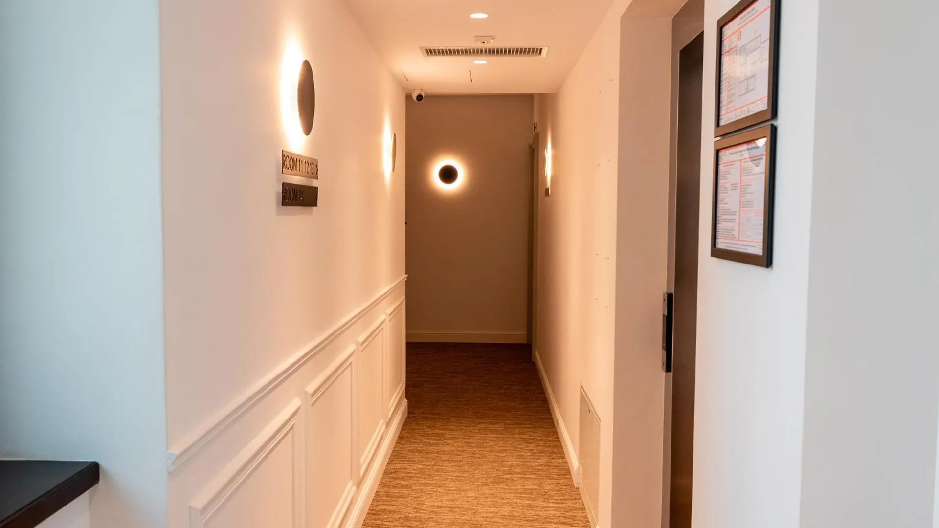 Ecletico Villa Bucarest 4*,