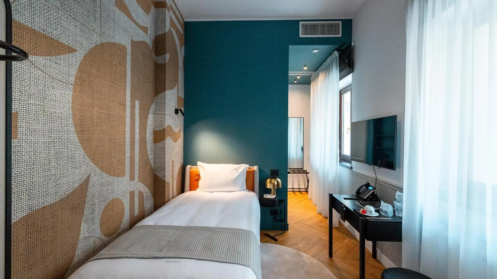 Ecletico Villa Bucarest 4*,
