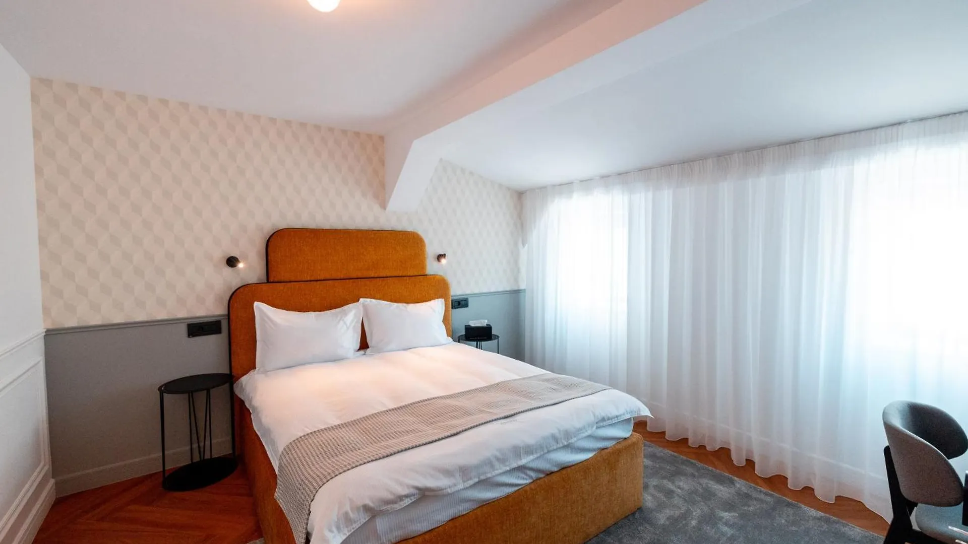 Ecletico Villa Bucarest 4*,